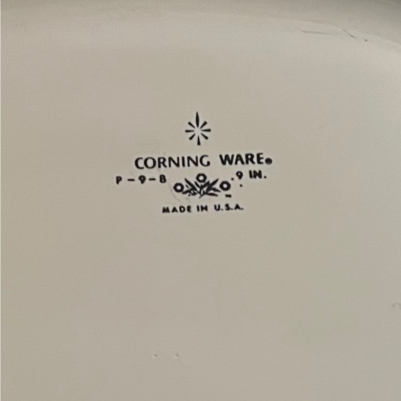 Corning Ware Blue Cornflower P-9-B 9 Inch Casserole Dish With Lid - Picture 7 of 15